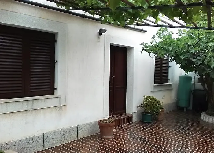 Legac Starigrad (Kvarner)