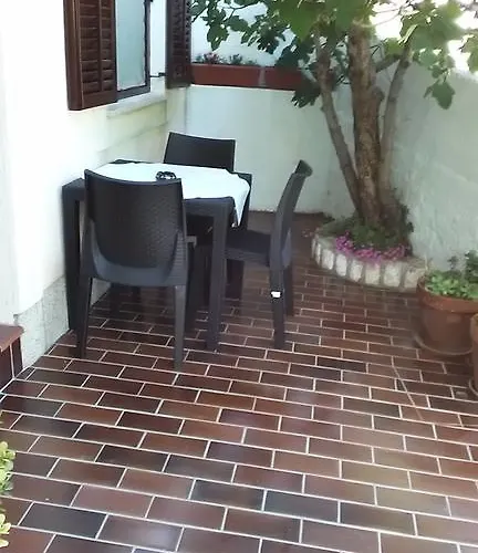 Legac * Starigrad (Kvarner)